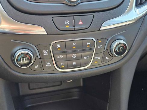 Used 2024 Chevrolet Equinox LT AWD/4WD image 28