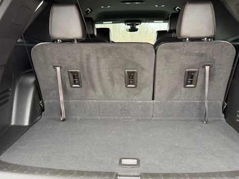 Used 2023 Chevrolet Traverse RS AWD/4WD image 30
