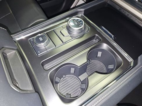 Used 2024 Ford Expedition Max XLT image 22