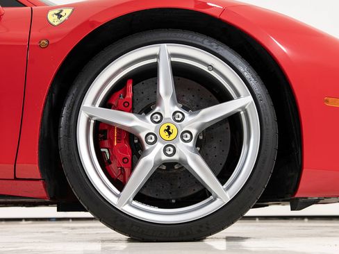 Certified 2017 Ferrari 488 GTB RWD image 20