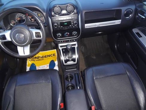 Used 2017 Jeep Compass Latitude image 13