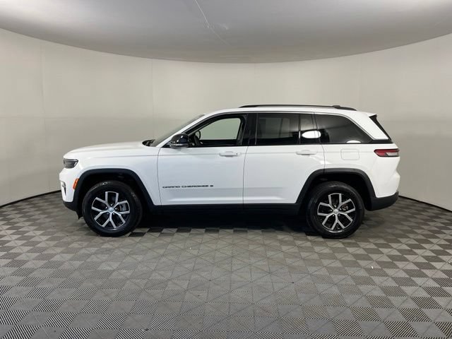 Used 2024 Jeep Grand Cherokee Limited AWD/4WD image 4
