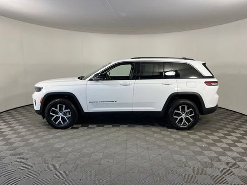 Used 2024 Jeep Grand Cherokee Limited AWD/4WD image 4
