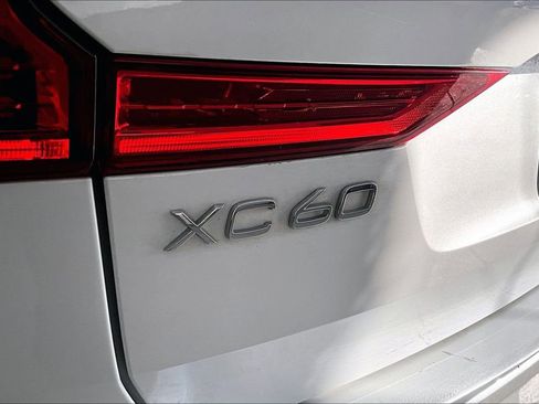 Used 2024 Volvo XC60 B5 Ultimate image 42