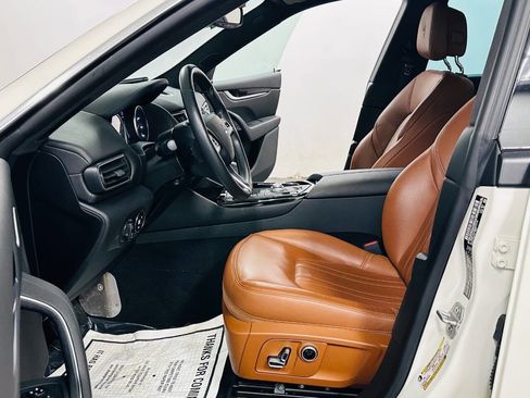Used 2021 Maserati Levante image 9