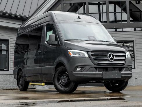 Used 2025 Mercedes-Benz Sprinter 2500 image 1
