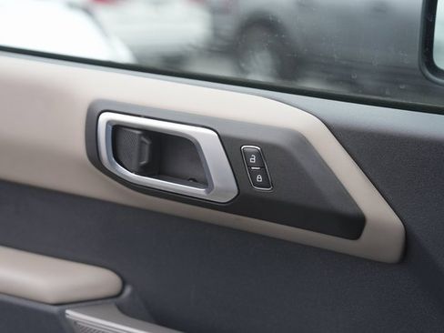 Used 2023 Ford Bronco Wildtrak image 28