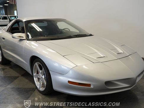 Used 1997 Pontiac Firebird Formula w/ Opt Pkg RWD image 16