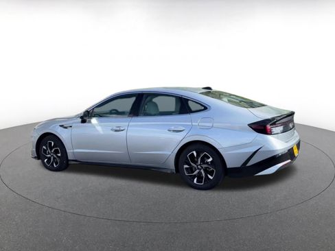 Used 2025 Hyundai Sonata SEL FWD image 10
