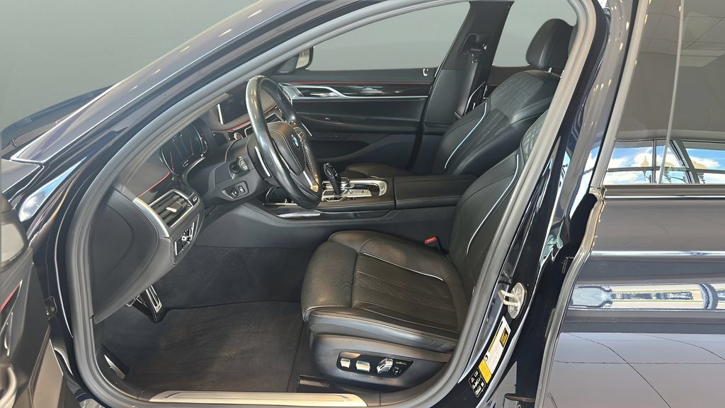 Used 2019 BMW 750i xDrive w/ M Sport Package AWD/4WD image 8