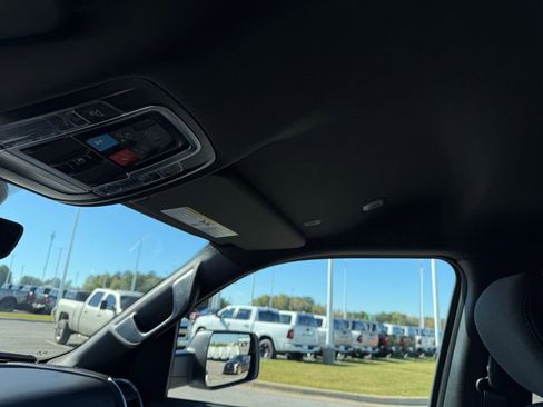 New 2026 RAM 1500 4x4 Crew Cab image 21