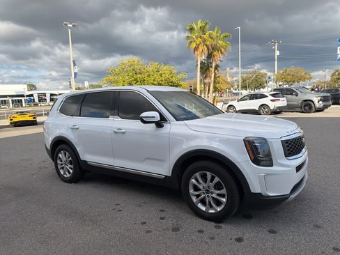 Used 2021 Kia Telluride LX image 2