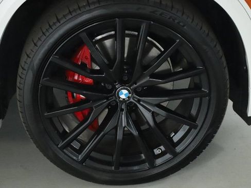 Certified 2024 BMW X5 xDrive40i w/ M Sport Package AWD/4WD image 11