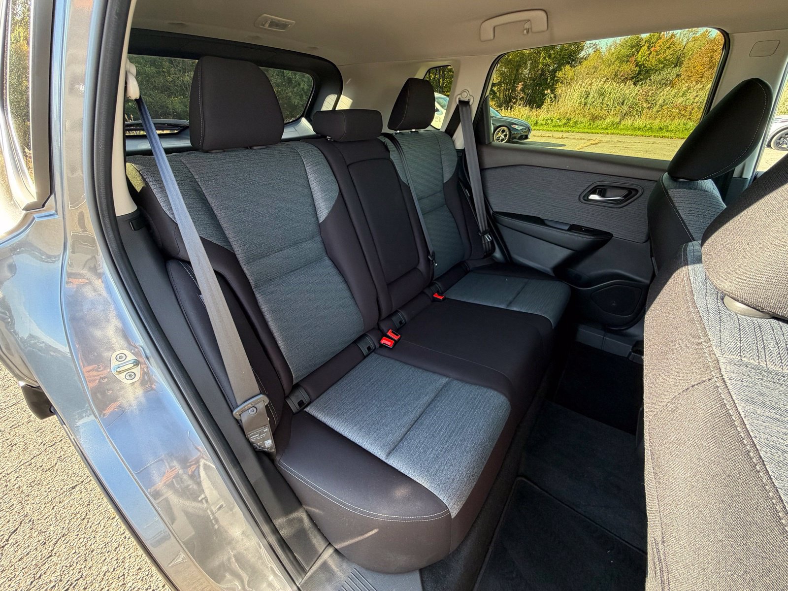 Used 2023 Nissan Rogue SV AWD/4WD image 34