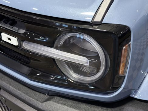 Used 2023 Ford Bronco Outer Banks AWD/4WD image 13