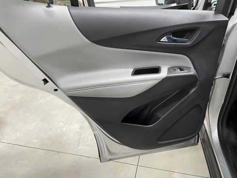 Used 2021 Chevrolet Equinox Premier image 16