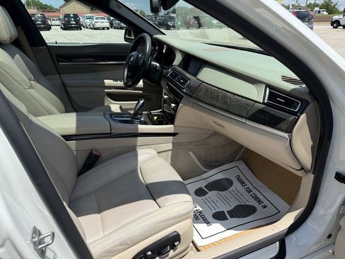 Used 2014 BMW 740i RWD image 27