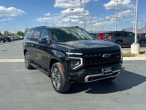 Certified 2025 Chevrolet Suburban Z71 AWD/4WD image 28