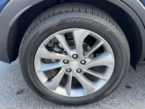 Used 2023 Buick Encore GX Essence w/ Experience Buick Package FWD image 6