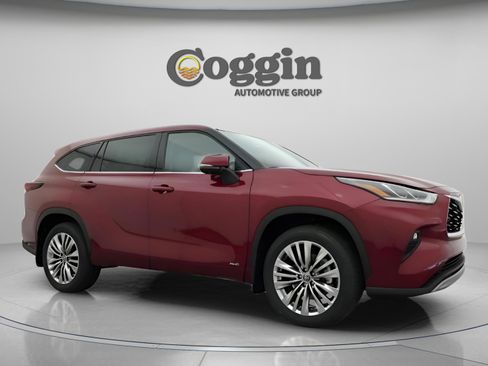 New 2026 Toyota Highlander Platinum AWD/4WD image 24