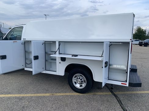 New 2025 GMC Savana 3500 1WT w/ Power Convenience Package image 40