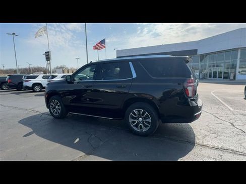 Certified 2022 Chevrolet Tahoe LT w/ Luxury Package AWD/4WD image 6
