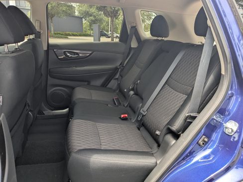 Used 2019 Nissan Rogue SV w/ Premium Package AWD/4WD image 12