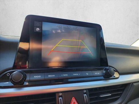 Used 2022 Kia Forte LXS FWD image 18