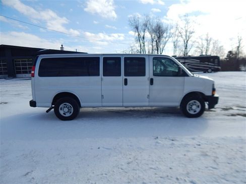 Used 2019 Chevrolet Express 3500 LS image 6