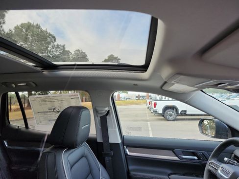 New 2026 GMC Terrain Denali image 8