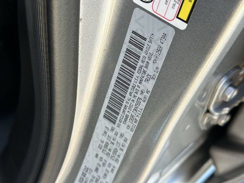 Used 2019 RAM 1500 Laramie AWD/4WD image 39