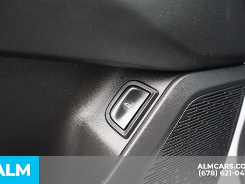 Used 2025 Chevrolet Equinox LT w/ Convenience Package II image 13