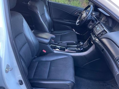 Used 2016 Honda Accord Sport image 5