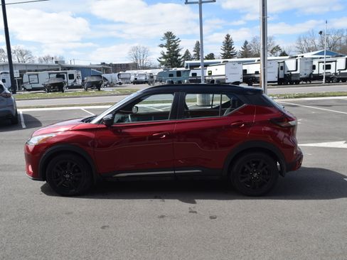 Used 2023 Nissan Kicks SR w/ SR Premium Package image 4