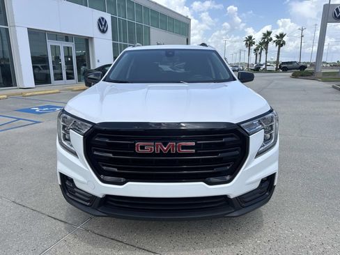 Used 2024 GMC Terrain SLT w/ Elevation Edition image 2