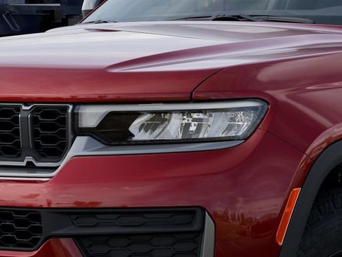 New 2026 Jeep Grand Cherokee Altitude image 10