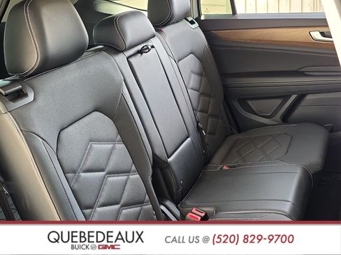 Used 2024 Volkswagen Atlas SE AWD/4WD image 19