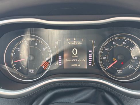 Used 2014 Jeep Cherokee Sport FWD image 15
