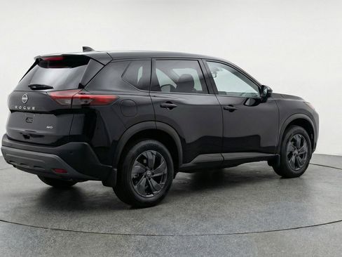 Used 2025 Nissan Rogue SV image 9