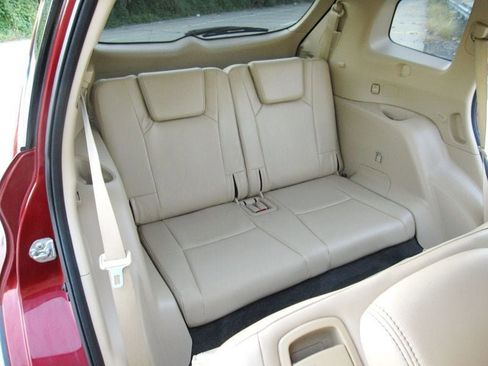 Used 2010 Subaru Tribeca Limited image 29