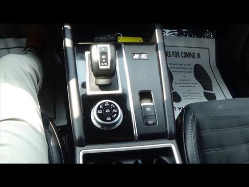 Used 2023 Mitsubishi Outlander SE image 24