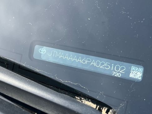 Used 2023 Toyota bZ4X Limited image 23