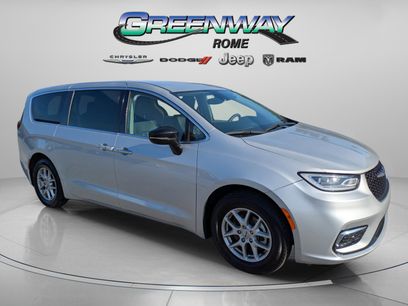 Used 2024 Chrysler Pacifica Touring-L