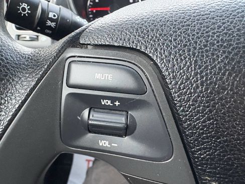 Used 2017 Kia Forte LX image 29