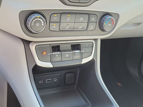 Certified 2024 GMC Terrain SLE FWD image 16