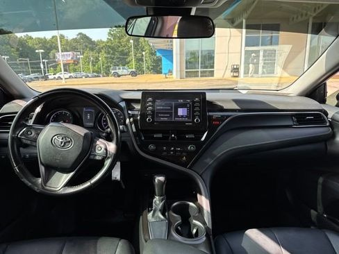Used 2021 Toyota Camry SE FWD image 12