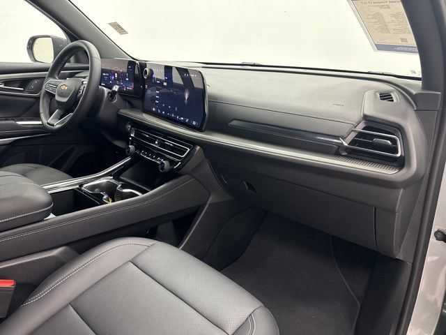 Used 2026 Chevrolet Traverse LT FWD image 30