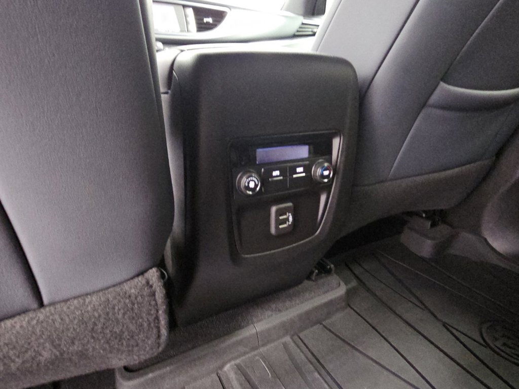 Certified 2024 Buick Enclave Essence w/ Sport Touring Edition FWD image 31