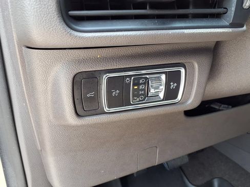 Used 2023 Lincoln Corsair FWD w/ Equipment Group 101A image 22