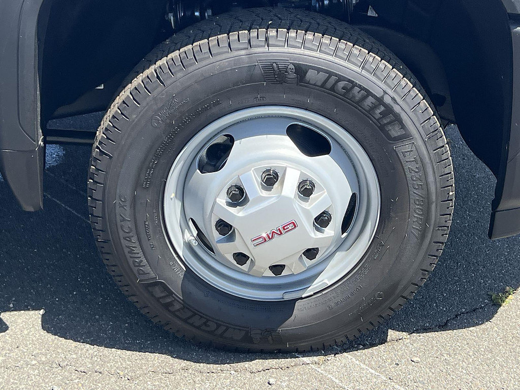New 2026 GMC Sierra 3500 Pro AWD/4WD image 24